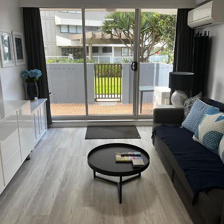 Sunbird Beach Resort Main Beach Gold Coast Extérieur photo