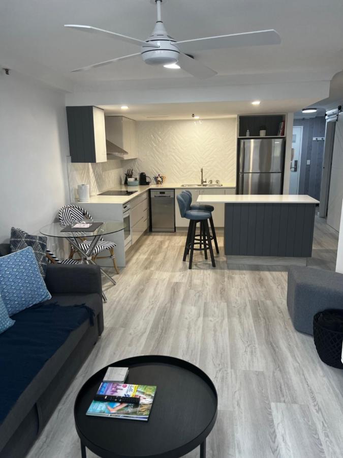 Sunbird Beach Resort Main Beach Gold Coast Extérieur photo